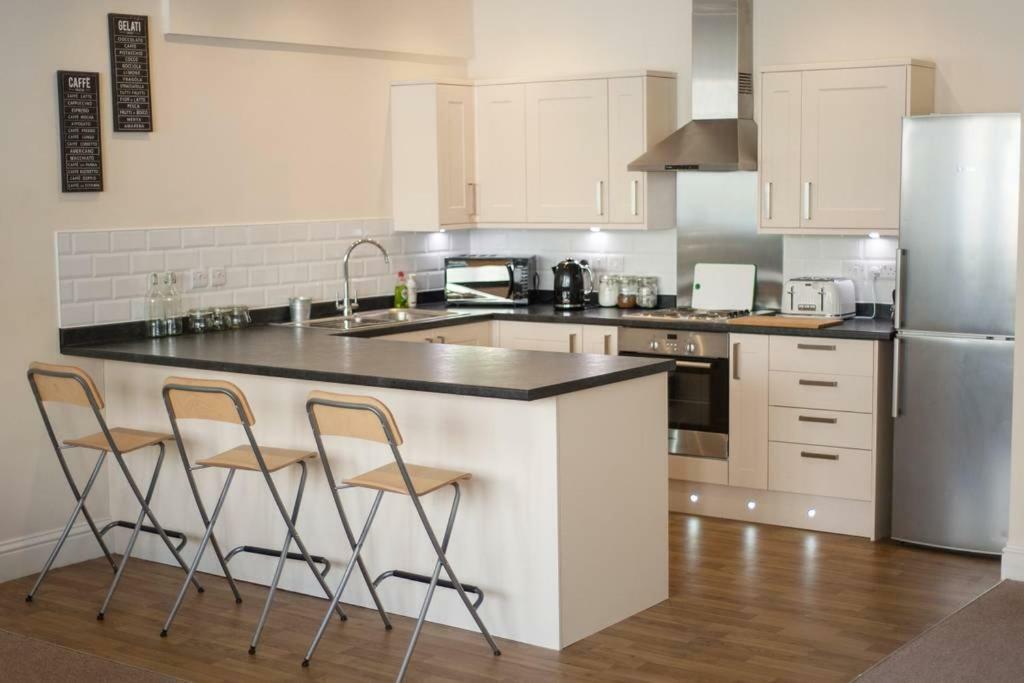 The Broadmead Forest - Spacious City Centre 3Bdr Apartment ブリストル エクステリア 写真