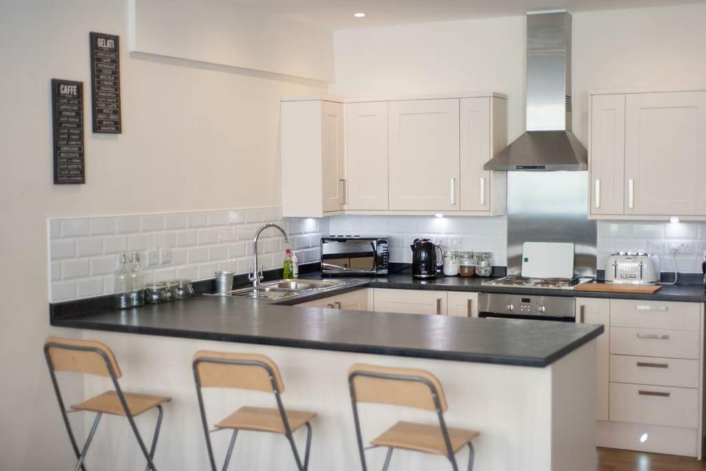 The Broadmead Forest - Spacious City Centre 3Bdr Apartment ブリストル エクステリア 写真