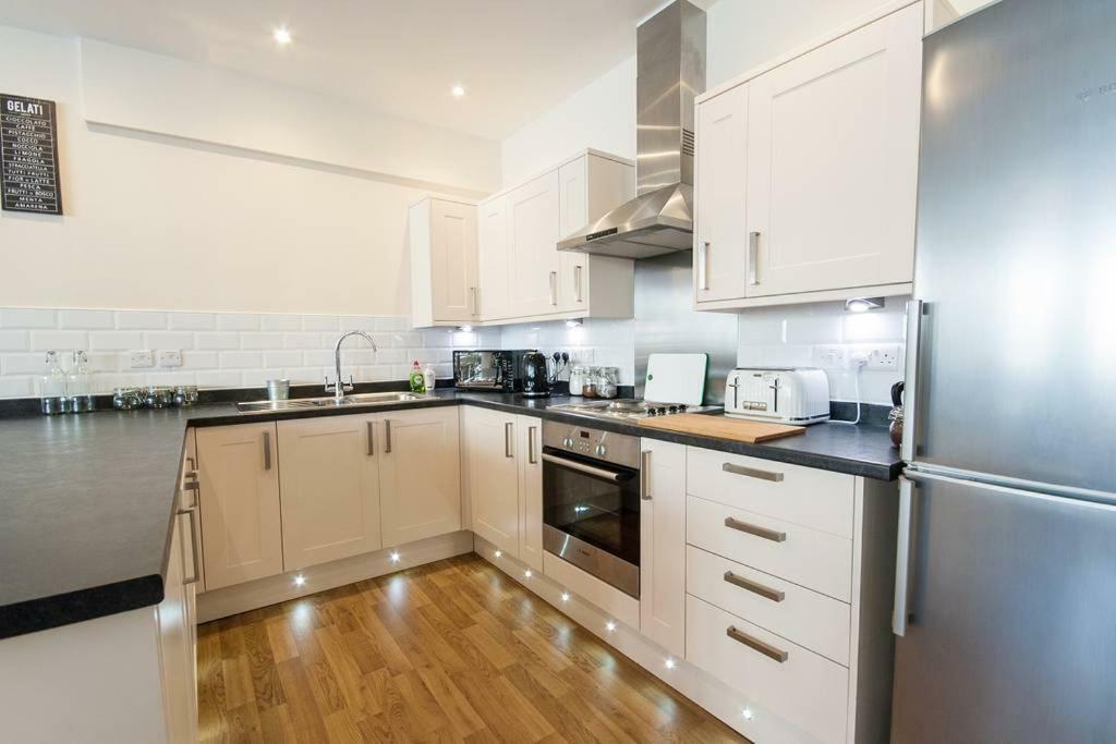 The Broadmead Forest - Spacious City Centre 3Bdr Apartment ブリストル エクステリア 写真